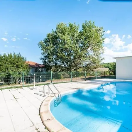 Сasa de vacaciones Magnifique Maison Avec Piscine *